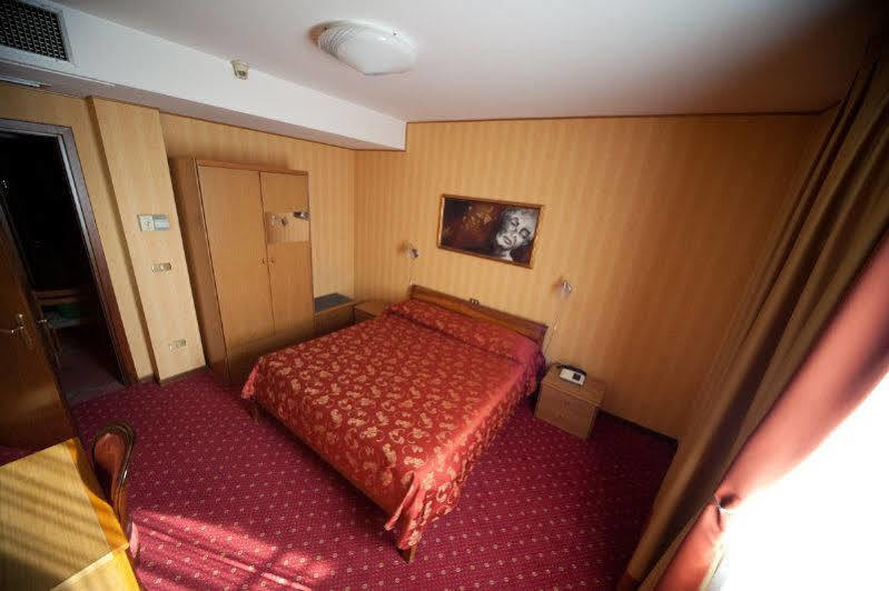 Hotel Sole Кастионе дела Презолана Екстериор снимка